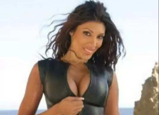 Porn Star Videos : एक दिन में महिला ने बनाए 300 लोगों से संबंध, पोर्न स्टार से बन गई रेस्लर