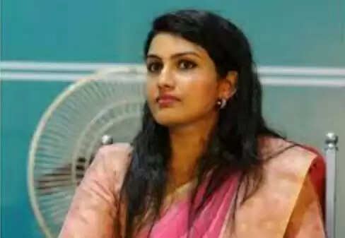 ias renu raj