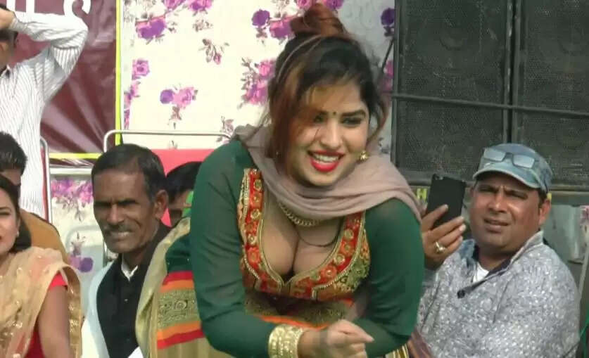 komal choudhary hot photo